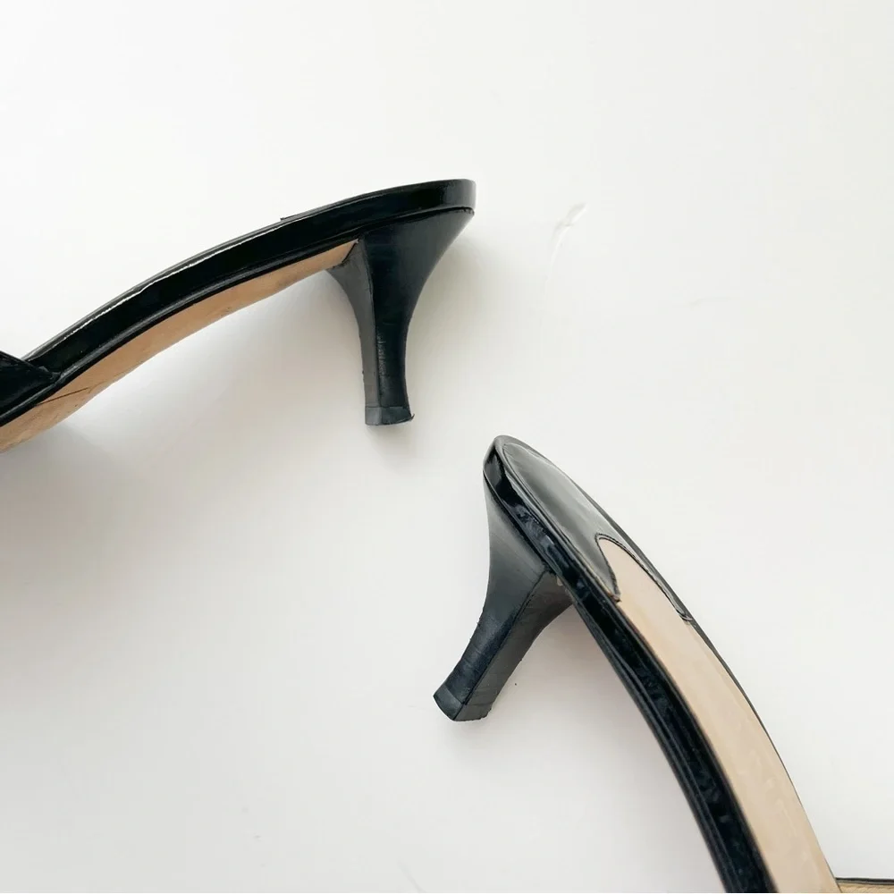 Chanel Black Leather Open Toe Sandals size 35